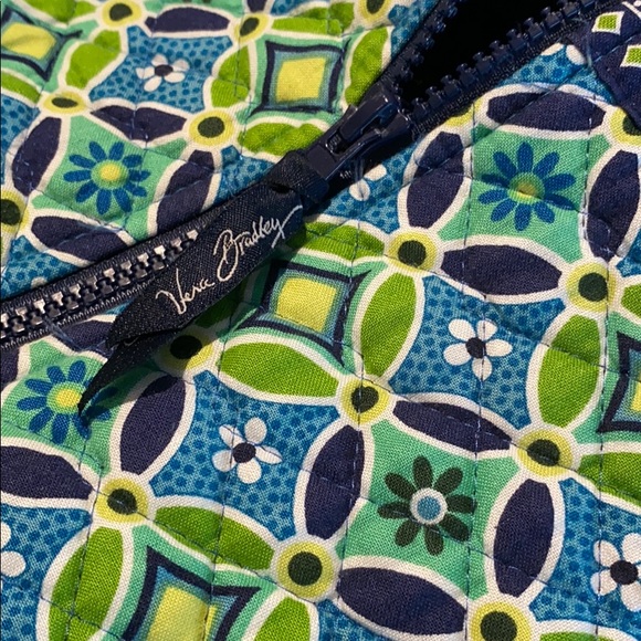 Vera bradley small duffle bag - Picture 2 of 3